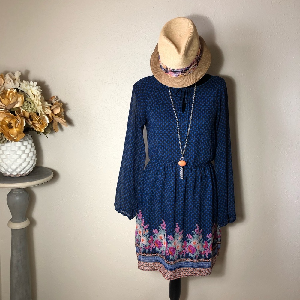 👗 Boho Floral Hem Dress in Navy, in Size M